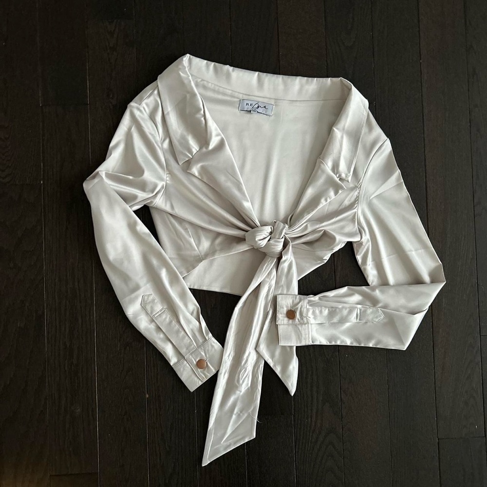 REONA OFF THE SHOULDER SATIN TIE TOP